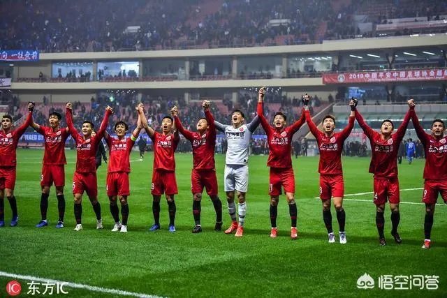 你觉得今年中超冠军是哪个队？上港恒大几率多大？