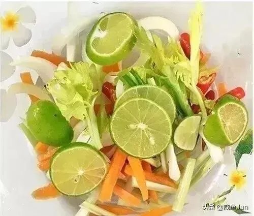 甜辣鸡爪的做法步骤图，甜辣鸡爪怎么做好吃？