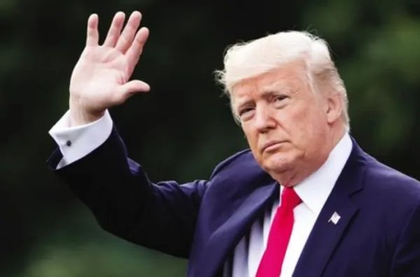 特朗普与CNN就疫情开撕,双方到底谁持的观点更符合美国的真实情形?