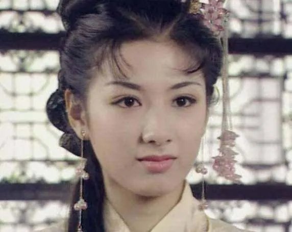 黄奕晒44岁庆生照，圈内与哪些明星是好友呢？