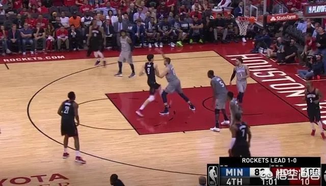 周琦在季后赛首次登场，你觉得他的表现如何？