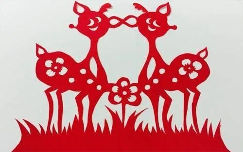 小学生剪纸为祖国庆生，在你看来剪纸艺术需要纳入课堂吗？