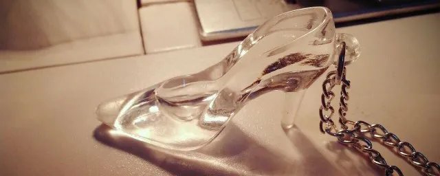 玻璃鞋的童话 玻璃鞋的童话分享