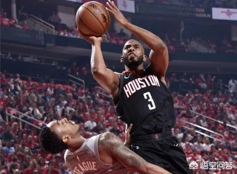 周琦在季后赛首次登场，你觉得他的表现如何？