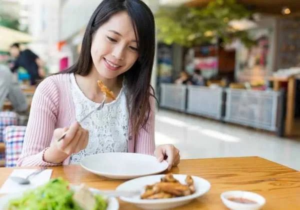 天津一饭店推出女版盒饭,为何女性食量普遍较小?