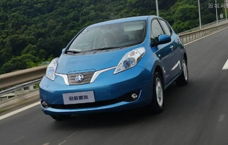 女子高速逆行28.8公里 2017车辆逆行罚多少钱