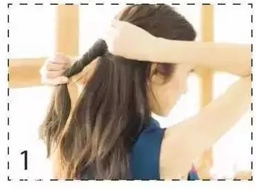 卷发扎什么发型好看 长卷发扎法教程