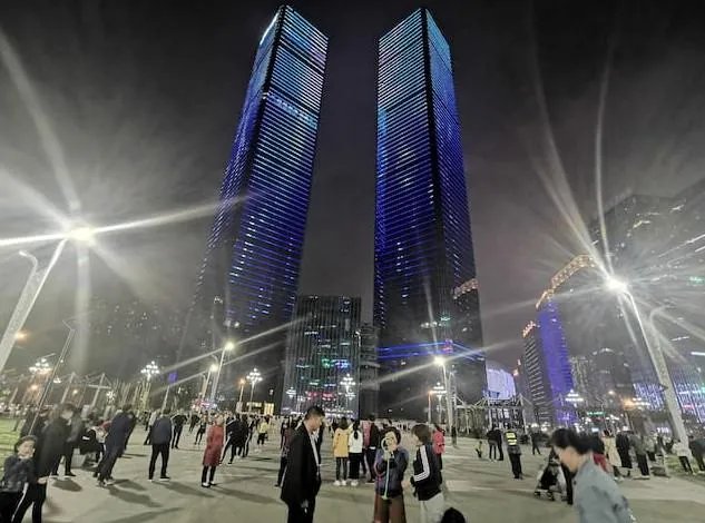 贵阳花果园商铺、门面的租金30平米一个月20000高不高？