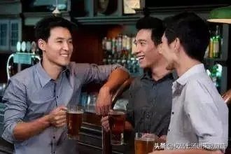 如何看待3男子黄瓜配花生米喝117瓶啤酒？