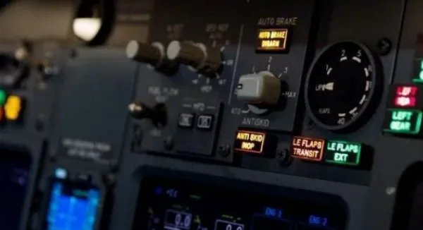 飞机错过了着陆，原因竟是飞行员睡着了！飞行员睡着的时候飞机是怎么开的？