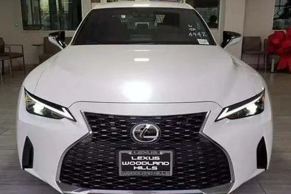 八九万,二手车买08皇冠还是买08雷克萨斯ES350?