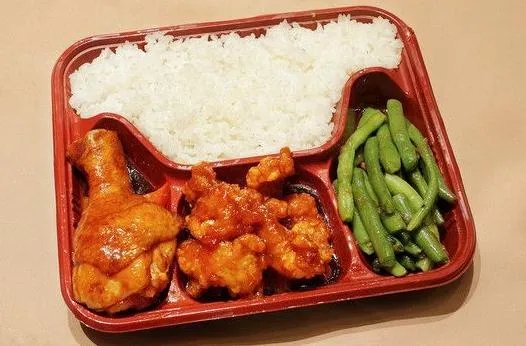 浙江公司禁止员工热饭一事引发关注，此事背后的真相到底是什么呢？