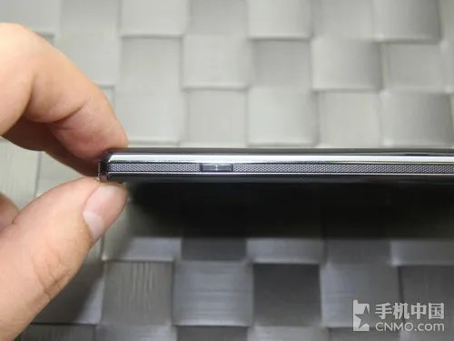 4.7英寸大屏双核 LG Optimus L9初体验