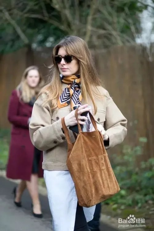 丝巾的搭配方法!