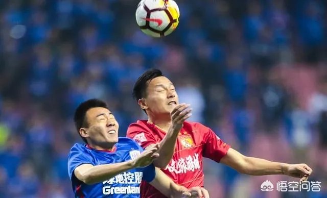 申花2比2战平恒大止住连胜，如何看待两支亚冠球队上下半场如此差异的表现？