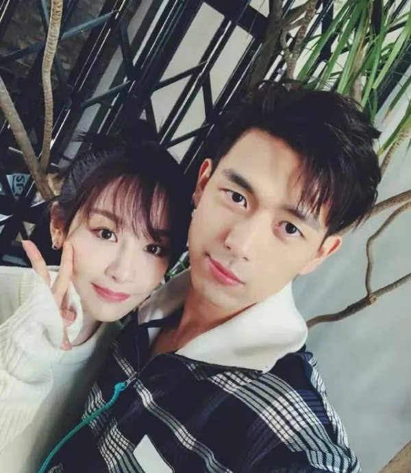 杨紫竟然连续四年为李现庆生！难倒他们在一起了吗？