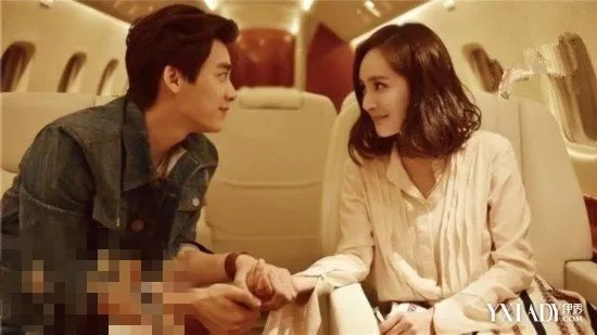 杨幂遭李易峰强吻图片大曝光两人拍摄《怦然星动》时常笑场