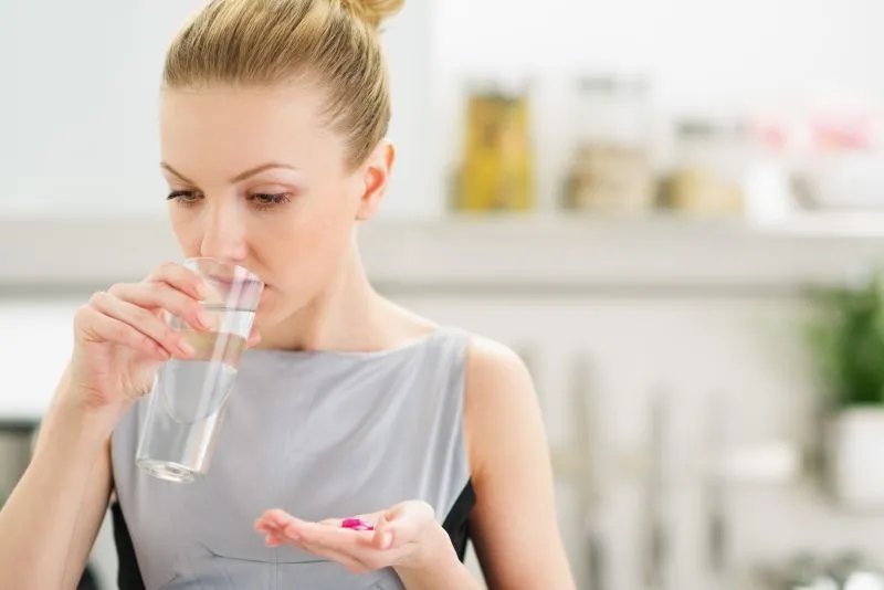 新冠奥密克戎感染出现症状吃什么药