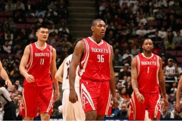 巅峰时期的阿泰斯特是什么级别的球员？可以比肩现在的谁？