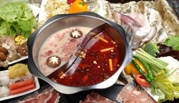 恋一锅鸭爪爪的加盟费大概是多少？要答案？有知道的朋友告诉下！在线等！谢谢