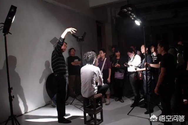 想学习摄影,去培训机构好还是自学好?