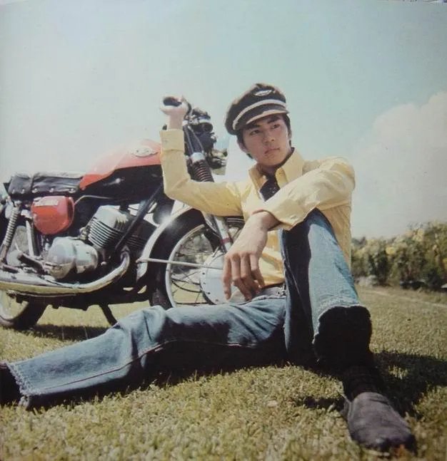 有哪些明星年轻时的颜值被低估了?