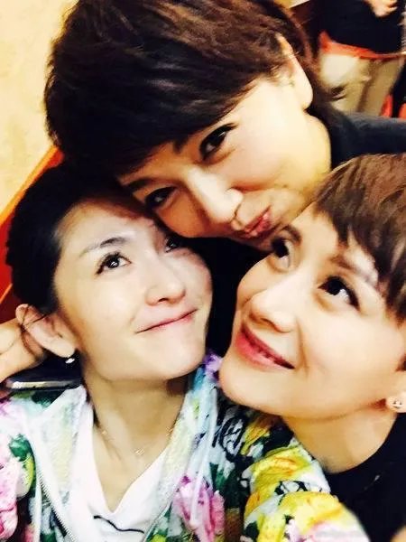 明星的助理允许正常结婚恋爱吗？