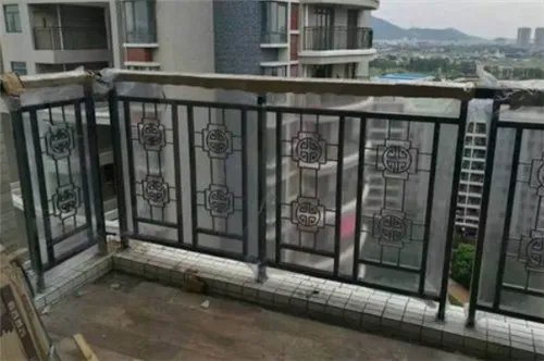 阳台护栏一般多高