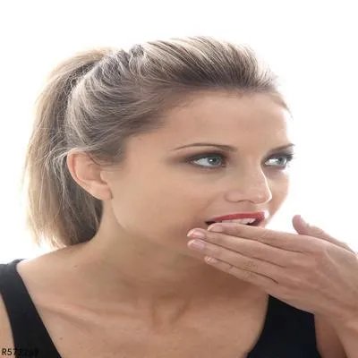 早晨起床口臭怎么办 消除口臭的五个原因浅析