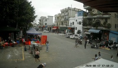 如果你是牵狗女孩，你会逃跑嘛？