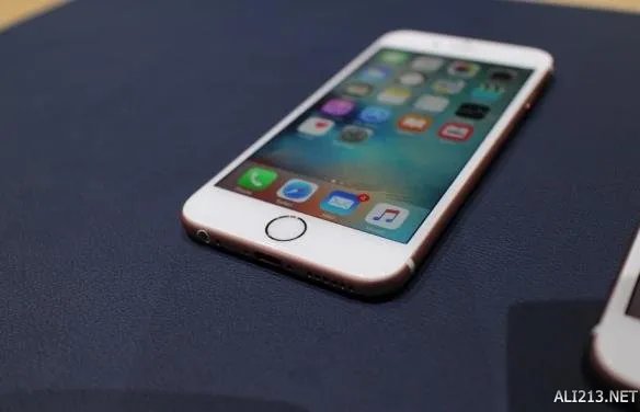 苹果新品iPhone 6S真机图赏 玫瑰金还是挺好看的