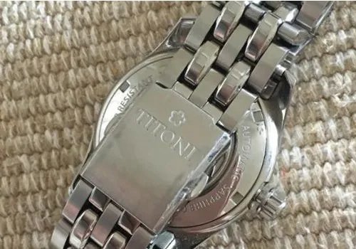 梅花手表属于什么档次的？