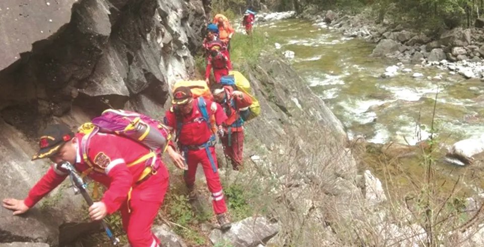 13名驴友非法穿越秦岭鳌太线，这里的环境有多恶劣？