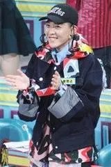 马薇薇为肖骁手撕姜思达。怎么看待奇葩说这些辩手之间的关系？他们是如何抱团的？