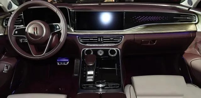 红旗h9整车图片？