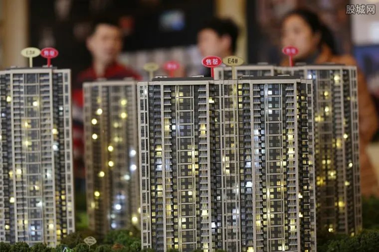 成都万人摇号抢房 总价350万元1套房子视为白菜价