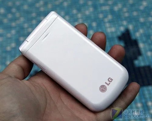 LG冰淇淋手机II更可爱 天翼机KV600评测