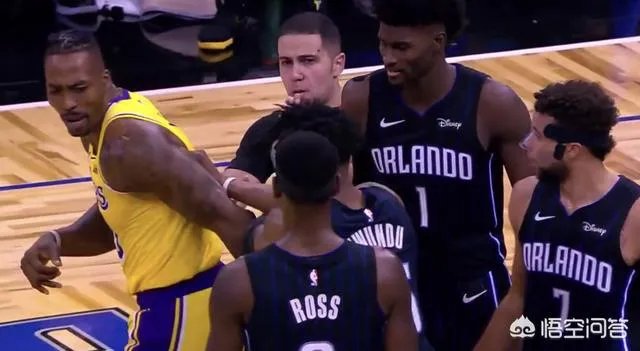 湖人VS魔术，霍华德引冲突后被四人围攻，詹姆斯迅速解救，对此你怎么看？