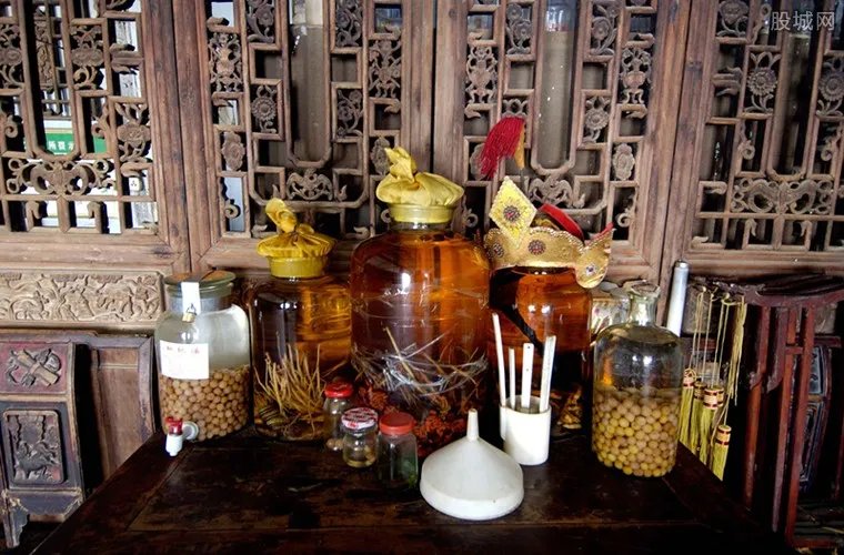 重庆自配药酒中毒 专家提醒自配药酒未经检验小心饮用