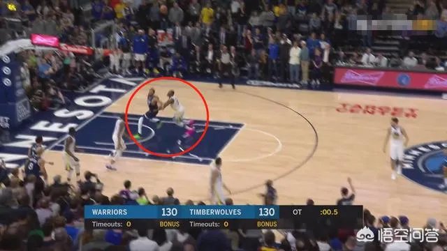 裁判报告称杜兰特推唐斯犯规，那为什么火箭和灰熊的比赛，瓦兰推卡佩拉没有吹犯规？