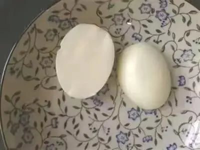 鸡为什么会下双黄蛋？