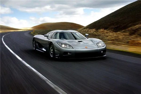 世界十大顶级最快超跑车:法拉利垫底,最快能匹敌飞机