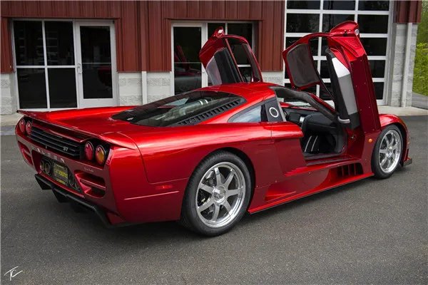 世界十大顶级最快超跑车:法拉利垫底,最快能匹敌飞机