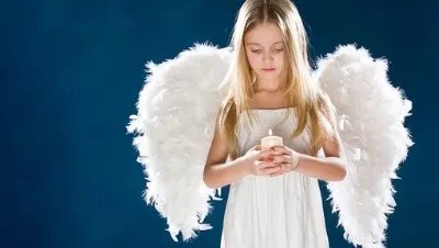 陕西一父亲抱摔幼童致死，为何母亲却在旁拍摄