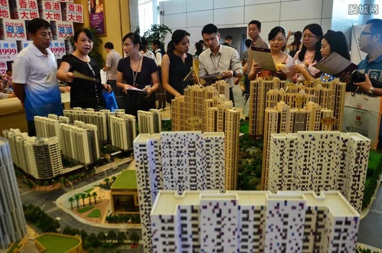 成都万人摇号抢房 总价350万元1套房子视为白菜价