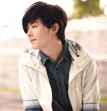 洪卓立女友汤怡照片曝光 自爆前女友劈腿臭骂情敌