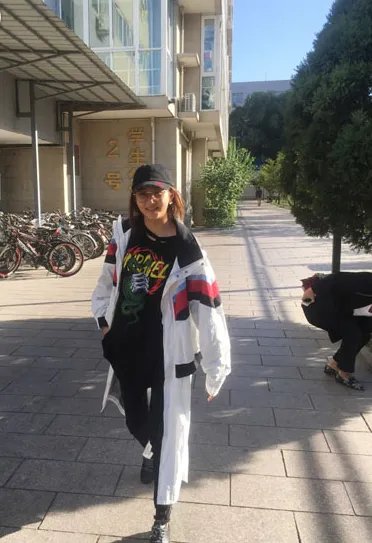 网友在哪里偶遇关晓彤的