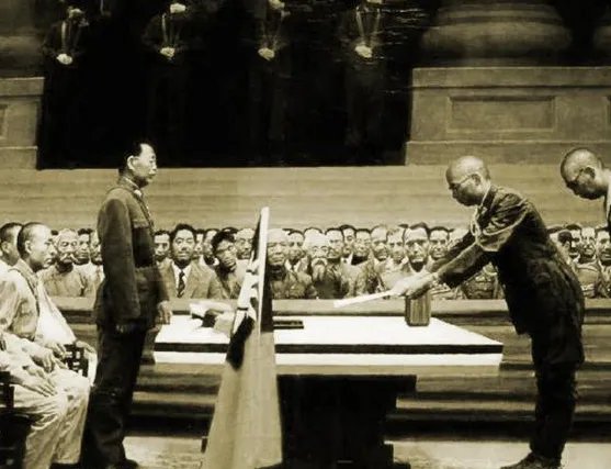 日本投降是哪一年哪一天？