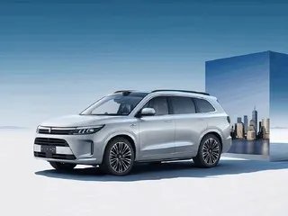 iPhone 8官方保护壳曝光 背部竟有开孔