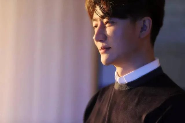 黄轩拍了很多大导演的电影为什么粉丝量还是那么少？